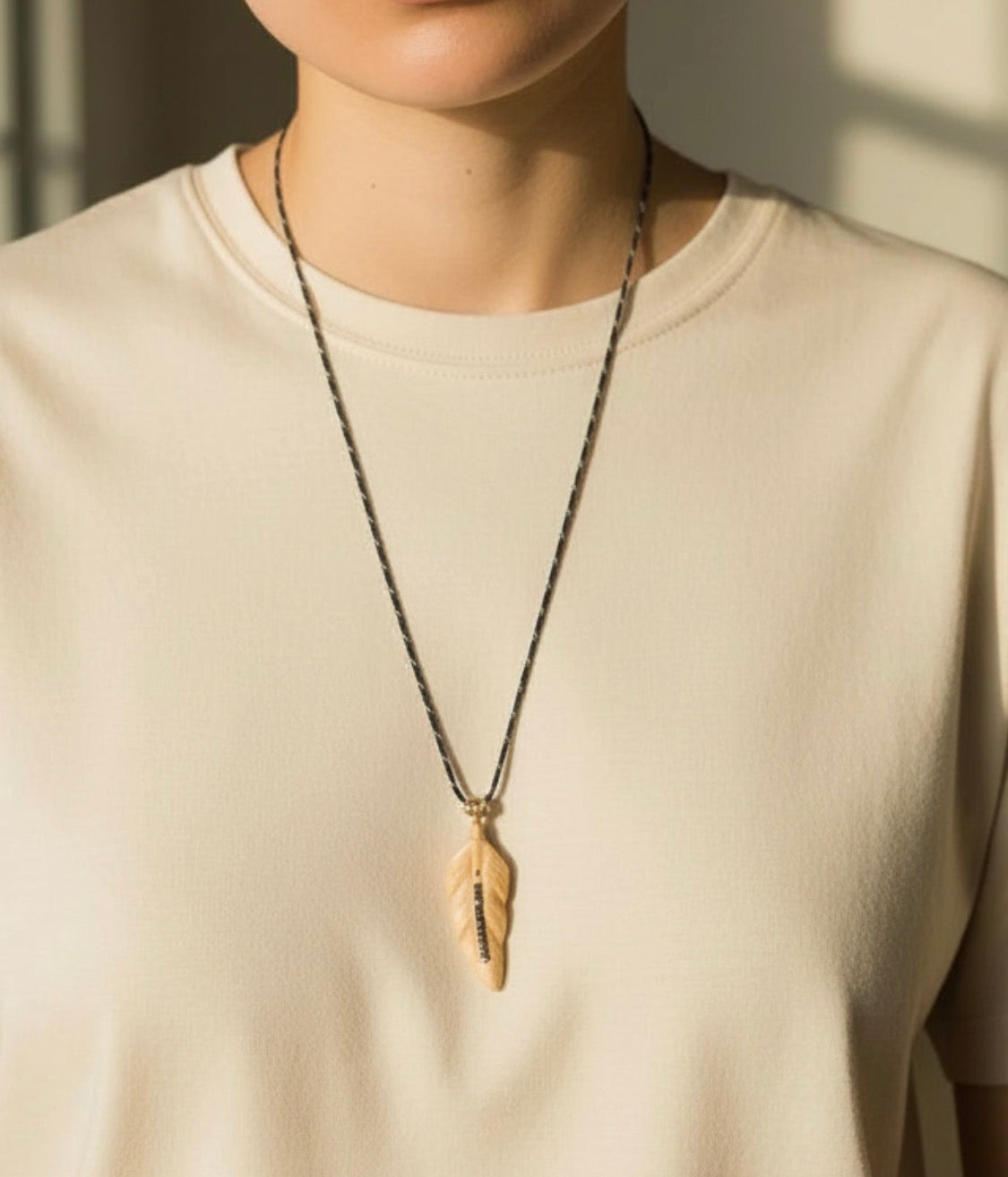 Collier plume