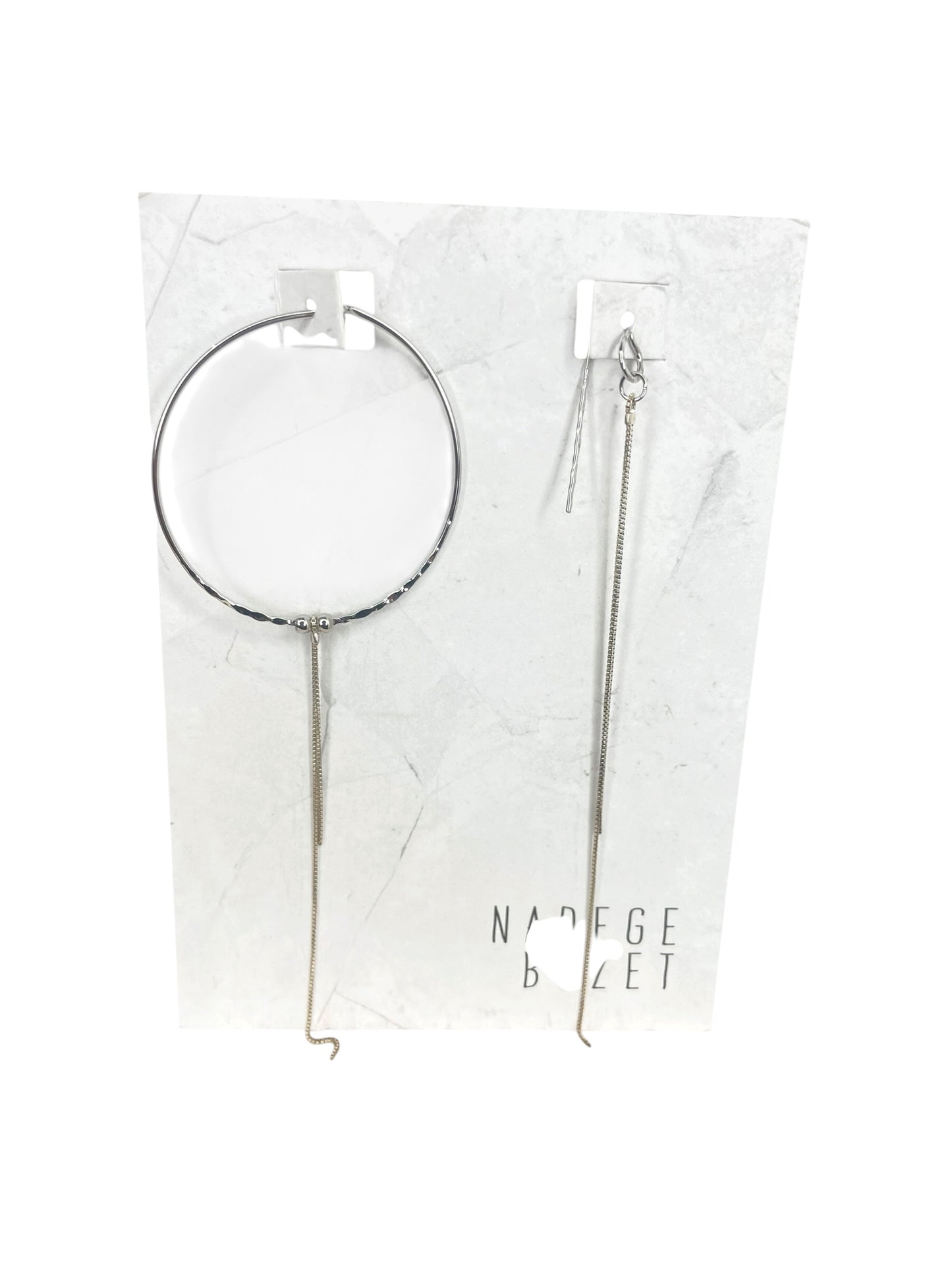 Boucles asymétriques argentées